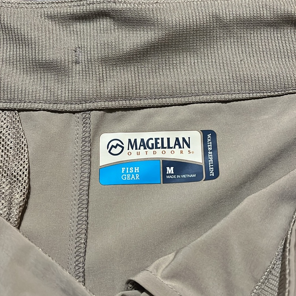 Magellan Outdoors Women's Beige Athletic Shorts size M - Picture 2 of 4
